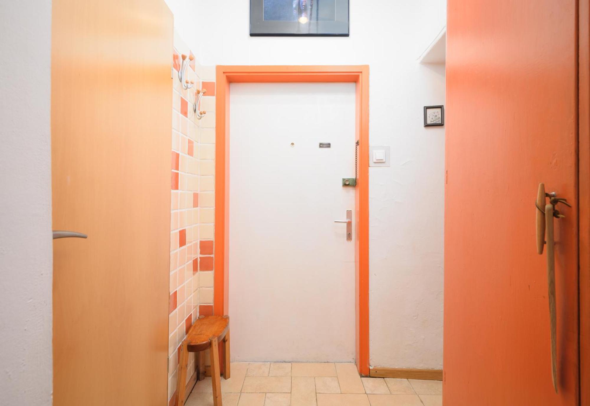 Urban View Apartment With Free Parking Ljubljana Bagian luar foto